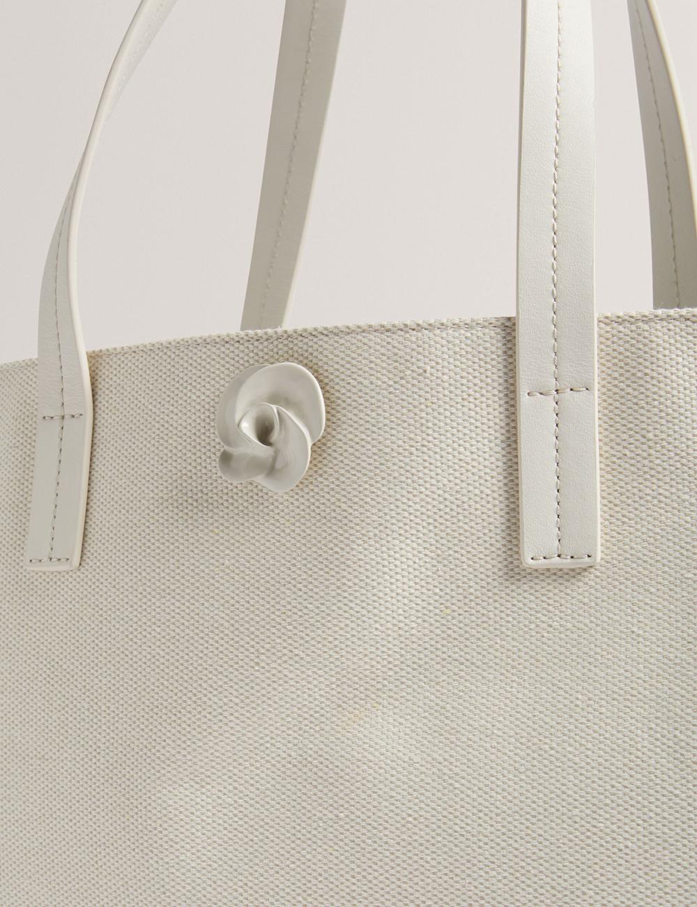 Ted Baker AUDOS - Rose Detail Wide Canvas トートバッグ レディース Ecru | Japan  OBFA-14638