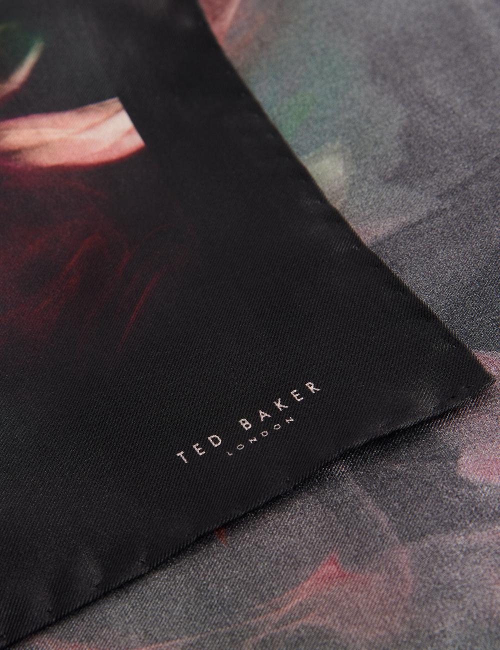 Ted Baker DALLASE - Smokey Floral Print Silk Pocket ポケットチーフ メンズ 黒 | Japan  ZHNL-54701