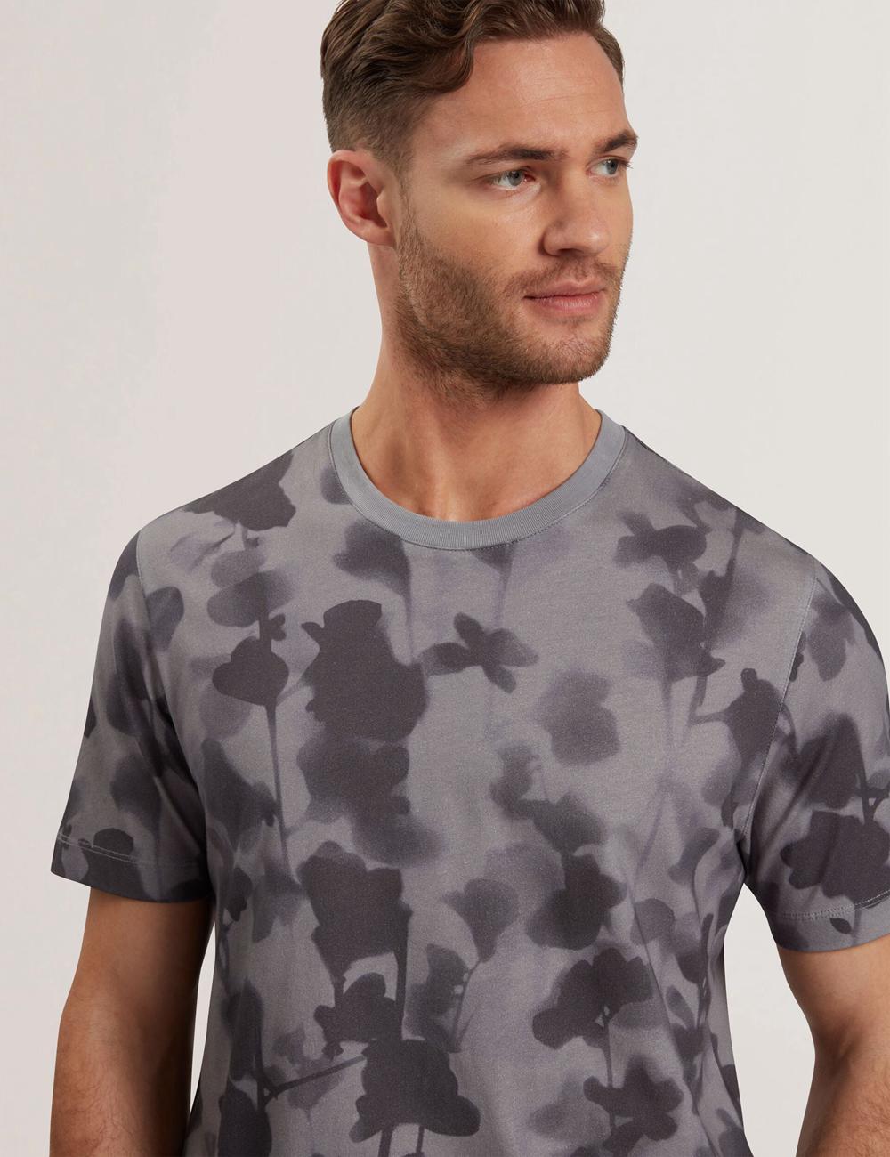 Ted Baker DENNISS - Monochrome Floral Print Cotton Tシャツ メンズ グレー | Japan  KPNJ-63472