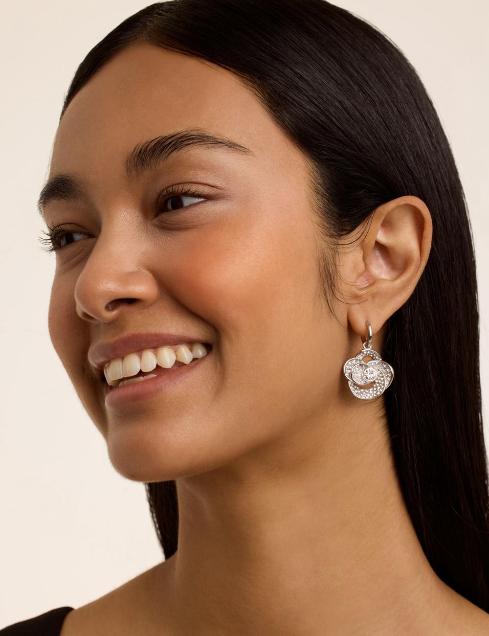 Ted Baker FLORENCE - Crystal Flower Pendant Huggie ピアス レディース シルバー | Japan  EFIC-09867
