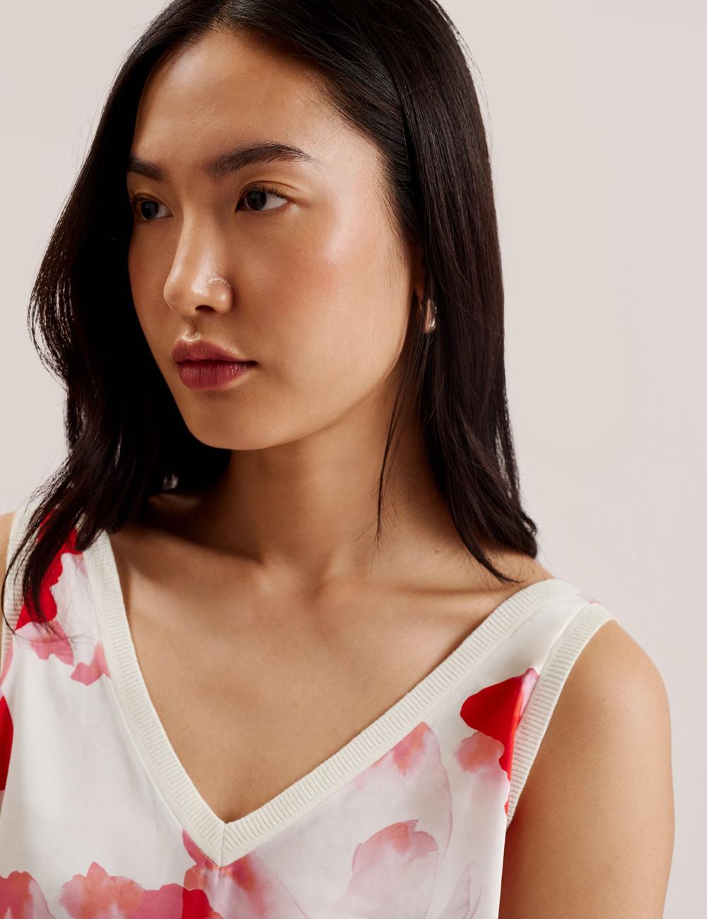 Ted Baker HEIDIII - Printed Panel V-Neck Knitted Vest トップス レディース Ivory | Japan  PMWJ-29315