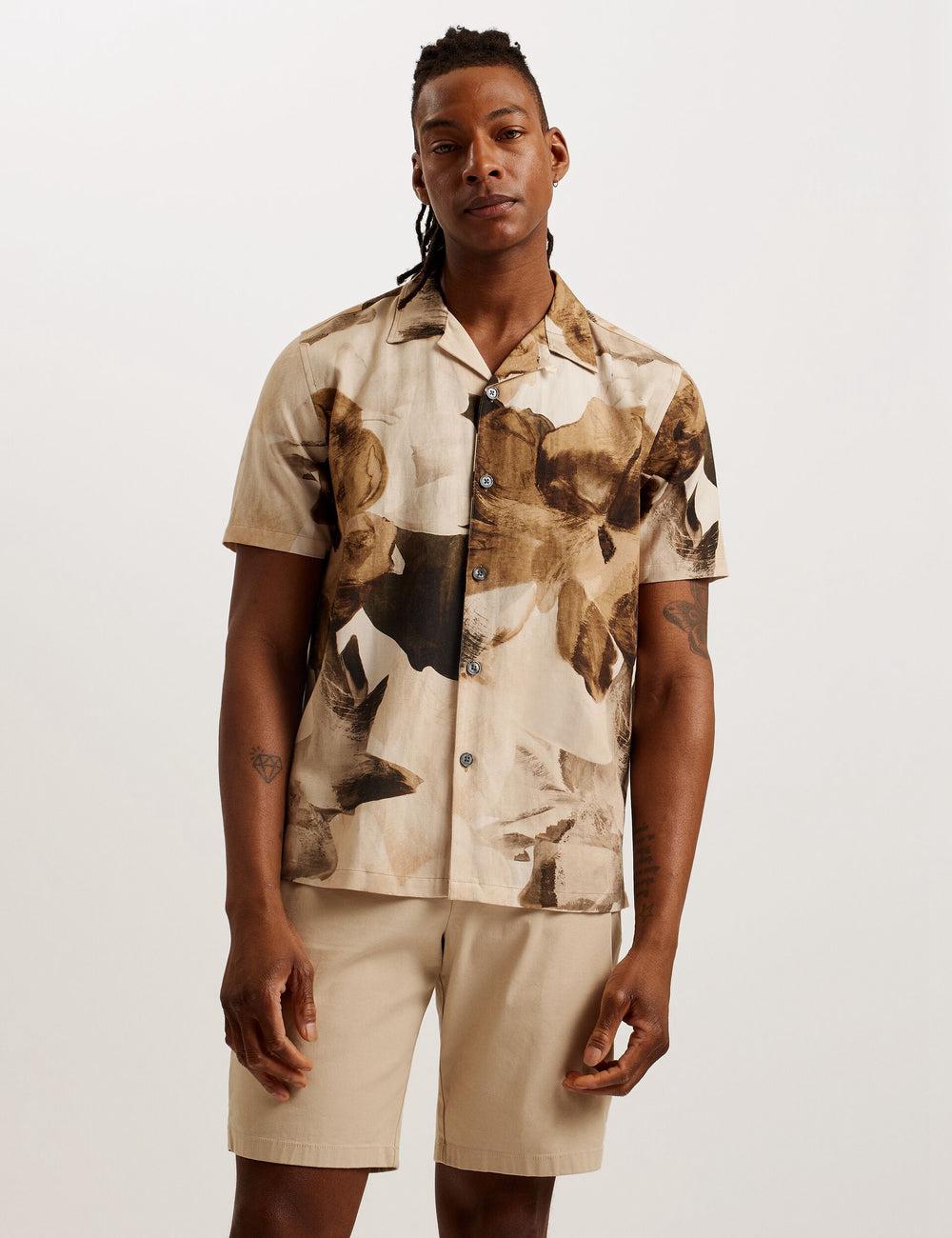 Ted Baker HENRIS - Short Sleeve Relaxed Floral Print シャツ メンズ Ecru | Japan  GJCV-48096