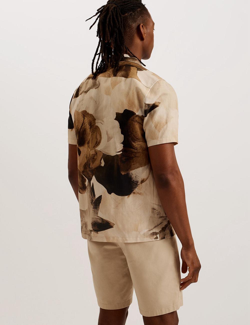 Ted Baker HENRIS - Short Sleeve Relaxed Floral Print シャツ メンズ Ecru | Japan  GJCV-48096