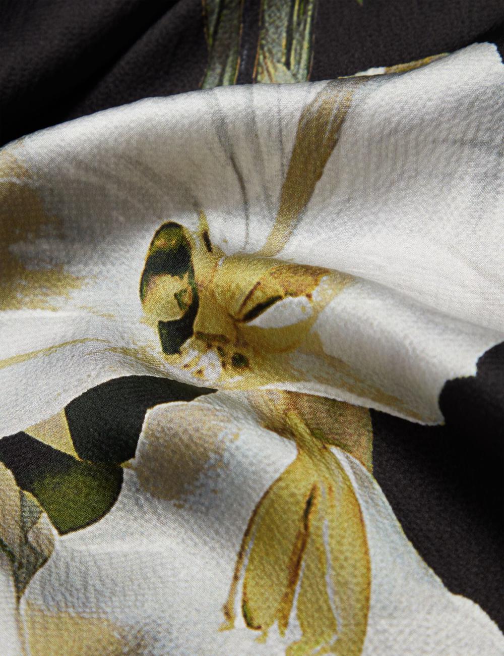 Ted Baker IRISSO - Floral Graphic Textured Long Silk スカーフ レディース 黒 | Japan  SPIC-58371