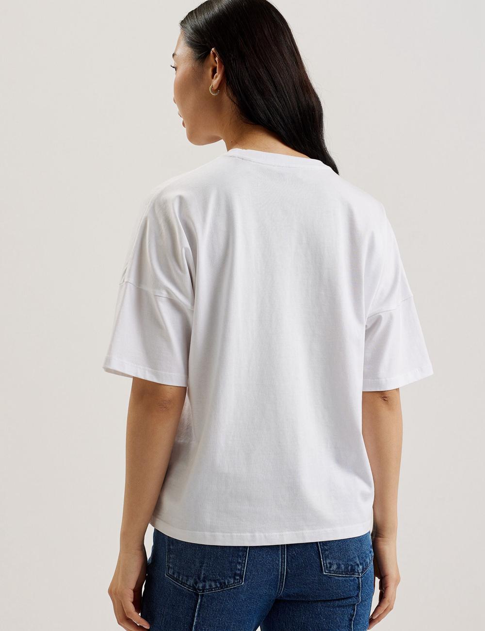 Ted Baker MALORRY - Embroidered Logo Boxy Cotton Tシャツ レディース 白 | Japan  UTIR-47908